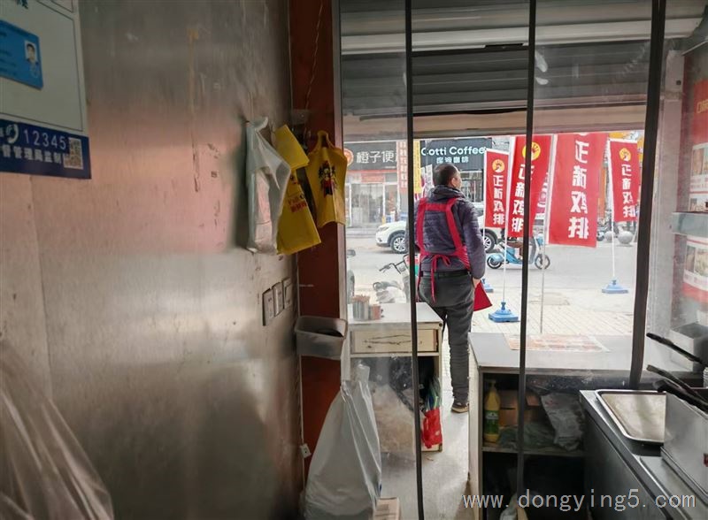 急转(旺铺)东城东三路银座步行街小吃店转让可上新