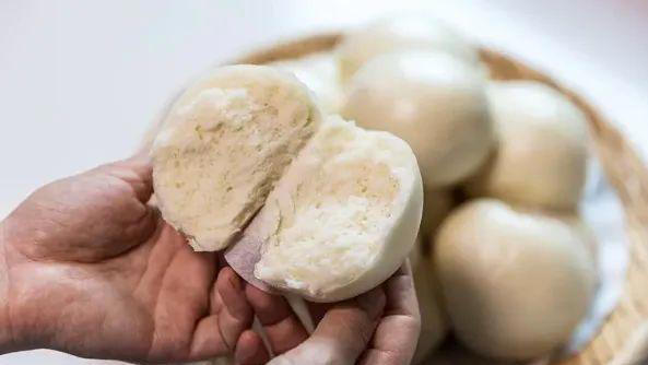 馒头是肝病的“发物”？再三提醒：这4种食物，真的应该少吃！