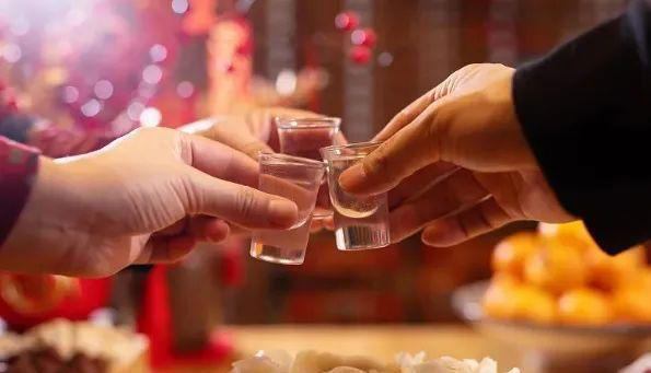 馒头是肝病的“发物”？再三提醒：这4种食物，真的应该少吃！