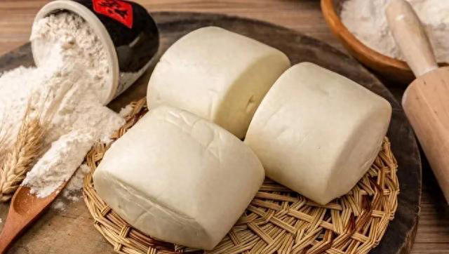 馒头是肝病的“发物”？再三提醒：这4种食物，真的应该少吃！